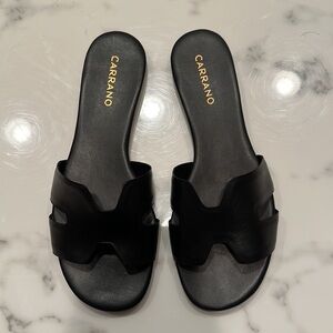 Carrano Black Leather Nayeli-Flat Sandal - Size 9 (fits 8-8.5 women)